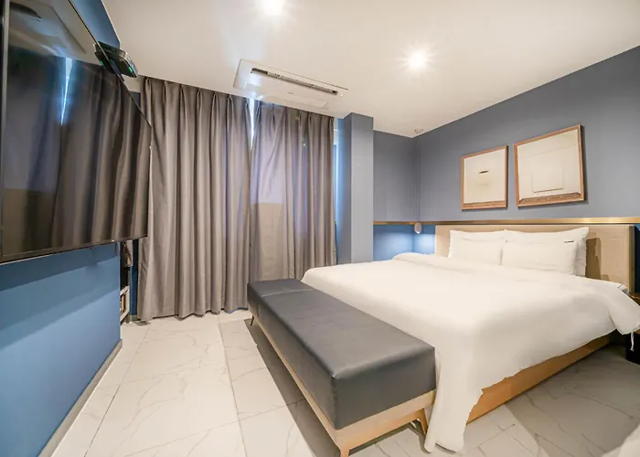 Brown Dot Busanjin Station Hotel